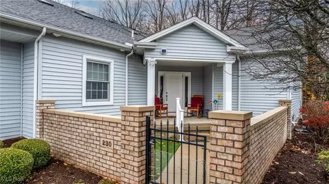 230 Palmer Cir NE, Warren, OH 44484