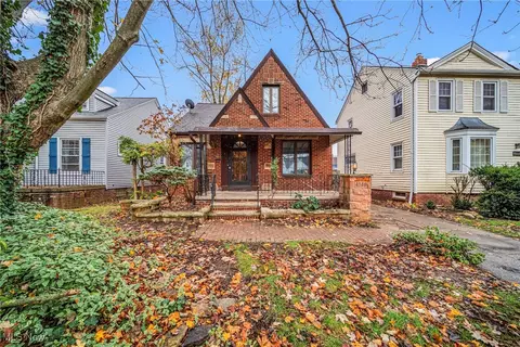 4140 W 158th St, Cleveland, OH 44135