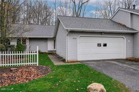 2456 Port Charles Dr, Stow, OH 44224