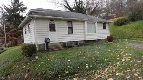 215 Alpine, Chester, WV 26034