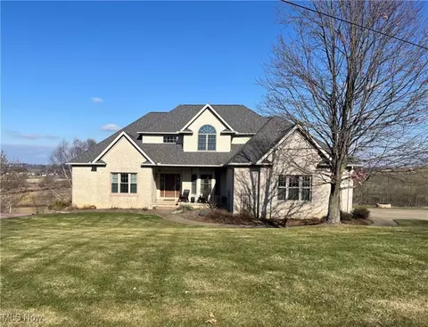 9659 Yoder Rd SW, Sugarcreek, OH 44681