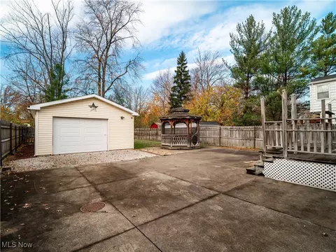 Exterior - 364 E 260th St, Euclid, OH 44132 photo 3 of 7