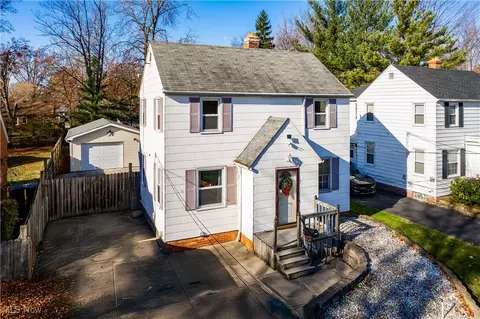 Exterior - 364 E 260th St, Euclid, OH 44132 photo 2 of 7