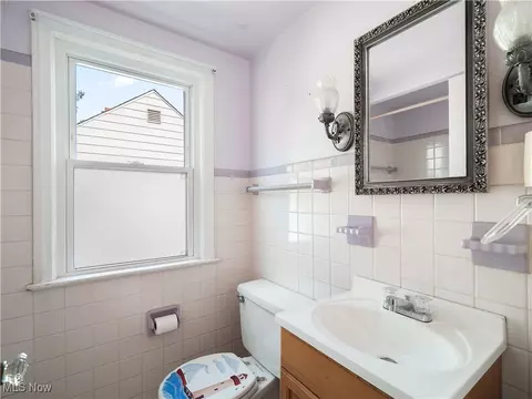 Bath - 364 E 260th St, Euclid, OH 44132 photo 1 of 2