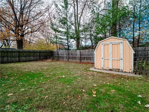 Exterior - 364 E 260th St, Euclid, OH 44132 photo 5 of 7