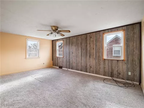 Living - 364 E 260th St, Euclid, OH 44132 photo 4 of 4