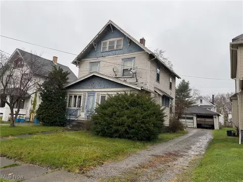 78 Morris Ave, Girard, OH 44420