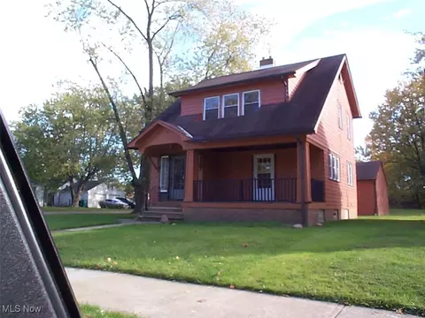 16208 Raymond St, Maple Heights, OH 44137
