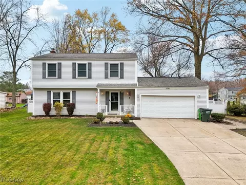 2041 Willowdale Dr, Stow, OH 44224