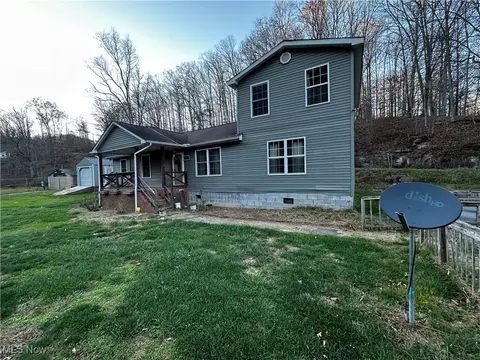 2233 Ovapa Rd, Procious, WV 25164
