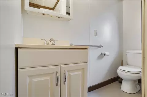 Bath - 491 Scheck St, Akron, OH 44307 photo 1 of 1