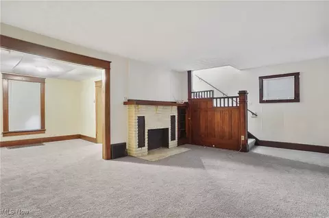 Living - 491 Scheck St, Akron, OH 44307 photo 2 of 5
