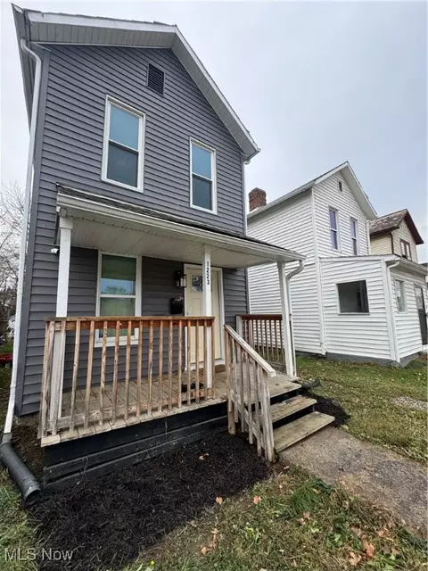 1223 Putnam Ave, Zanesville, OH 43701
