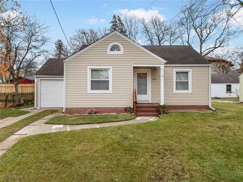1028 2nd St NE, Massillon, OH 44646