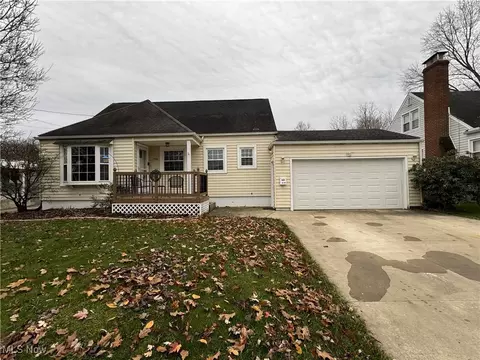 1486 Maple St, Barberton, OH 44203