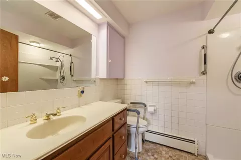 Bath - 361 Crescent Dr, Berea, OH 44017 photo 1 of 5