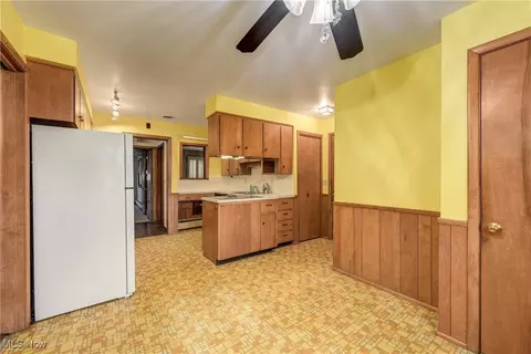 Kitchen - 361 Crescent Dr, Berea, OH 44017 photo 6 of 7