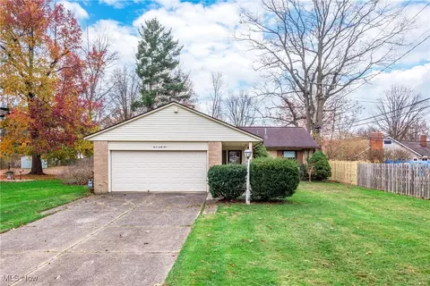 Exterior - 361 Crescent Dr, Berea, OH 44017 photo 8 of 9