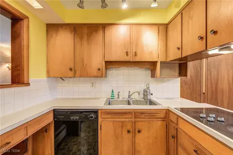 Kitchen - 361 Crescent Dr, Berea, OH 44017 photo 2 of 7