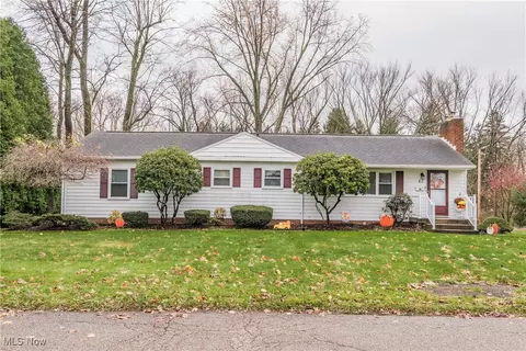 62 Linwood Dr, Alliance, OH 44601