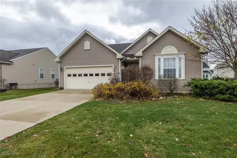 5222 Autumnwood Ln, Brunswick, OH 44212