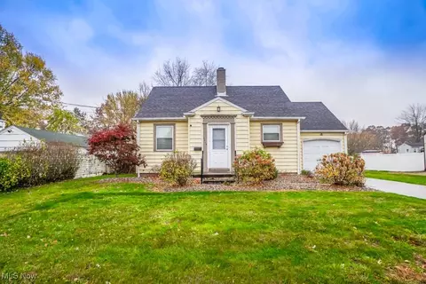 2214 42nd St NW, Canton, OH 44709