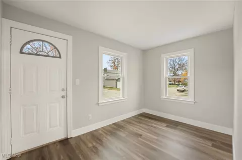 1925 Robindale St, Wickliffe, OH 44092 photo 8