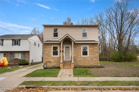 1925 Robindale St, Wickliffe, OH 44092