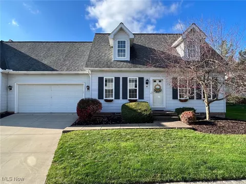 404 E Barrington Dr, Chardon, OH 44024