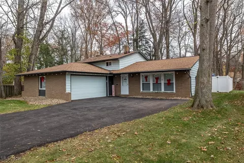 3081 W 230th St, North Olmsted, OH 44070
