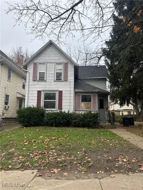 160 Westwood Ave, Akron, OH 44302
