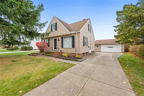 5420 Nan Linn Dr, Willoughby, OH 44094