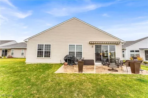 733 Cedar Crest Dr, Elyria, OH 44035 photo 2
