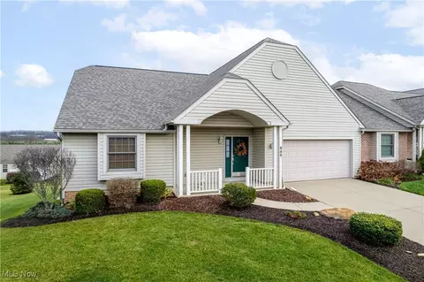 945 Amundsen, Canal Fulton, OH 44614