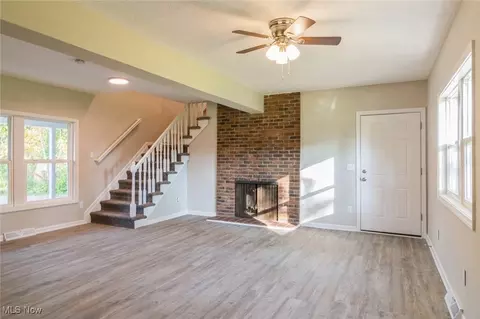 1432 Gulf Rd, Elyria, OH 44035 photo 8