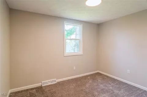 1432 Gulf Rd, Elyria, OH 44035 photo 13