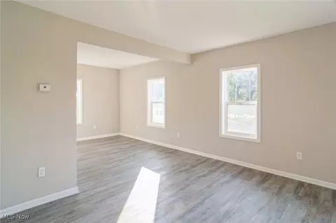1432 Gulf Rd, Elyria, OH 44035 photo 9