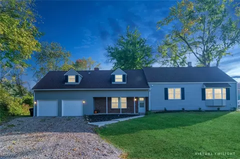 1432 Gulf Rd, Elyria, OH 44035 photo 2