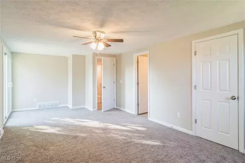 1432 Gulf Rd, Elyria, OH 44035 photo 11