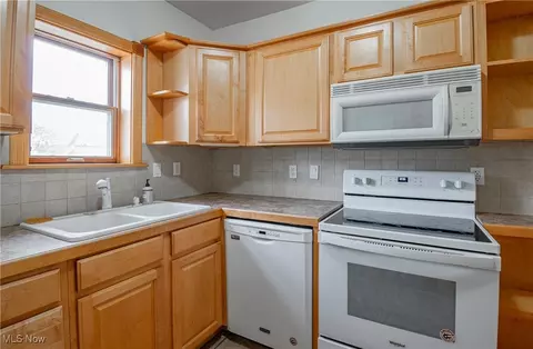 130 Summit St, Wadsworth, OH 44281 photo 8