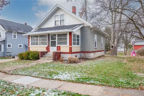 130 Summit St, Wadsworth, OH 44281 photo 2