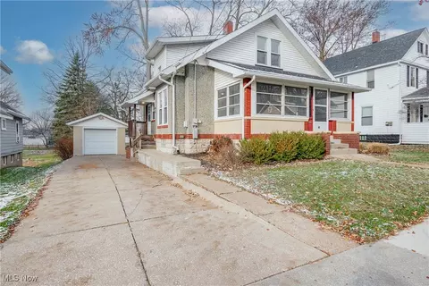 130 Summit St, Wadsworth, OH 44281 photo 3