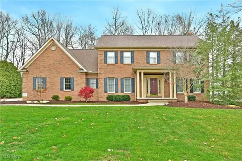 1865 Brittainy Oaks Trl NE, Warren, OH 44484