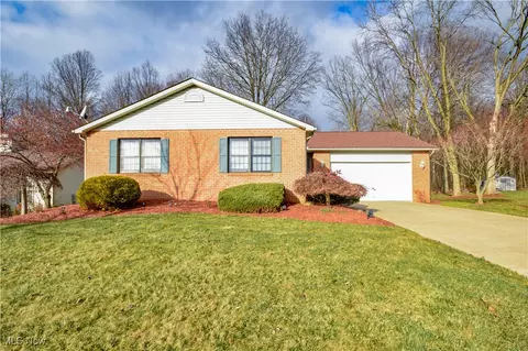 311 Michaels Ct, Cortland, OH 44410