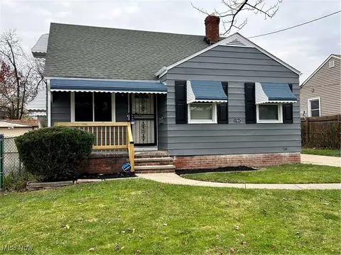 17401 Holly Hill Dr, Cleveland, OH 44128
