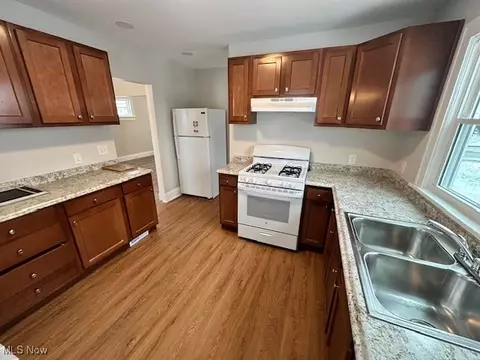 Kitchen - 356 Babbitt Rd, Euclid, OH 44123 photo 1 of 2