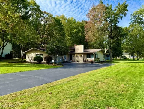 7520 E Parkside Dr, Boardman, OH 44512