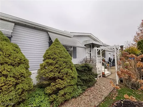 1085 Sagramore Dr, Streetsboro, OH 44241