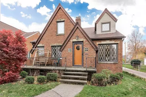 4435 Sheraton Dr, Parma, OH 44134