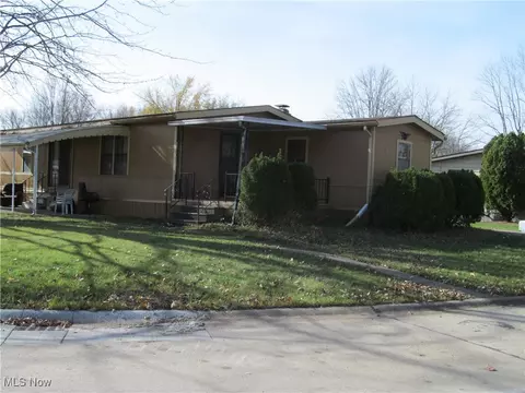 9 Michael Dr, Olmsted Twp, OH 44138